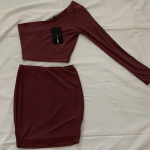 Fashion Nova Mauve Skirt Set with One sleeve top.